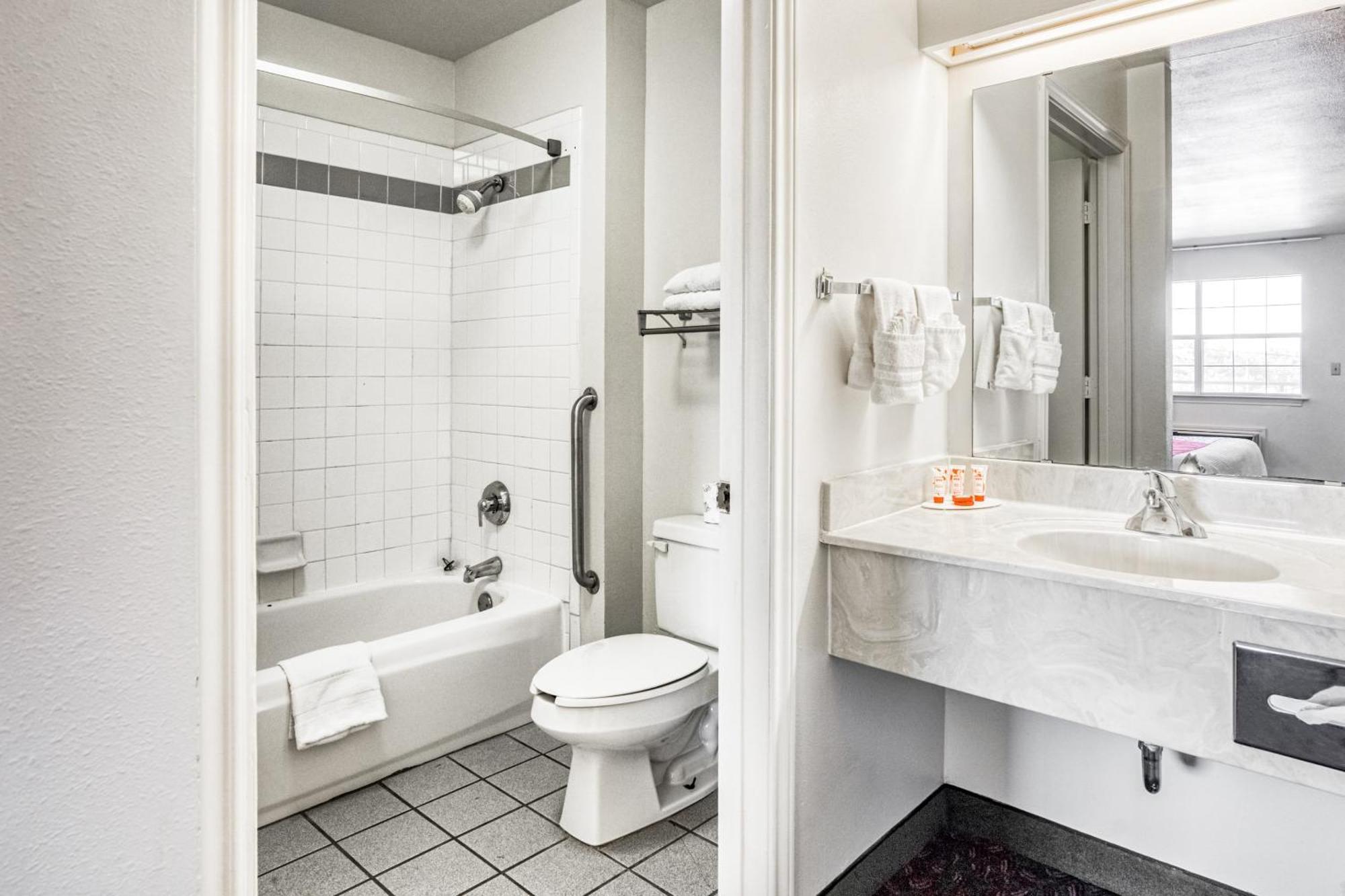 Oyo Hotel Wichita Falls I-44 Sheppard Airforce Ngoại thất bức ảnh