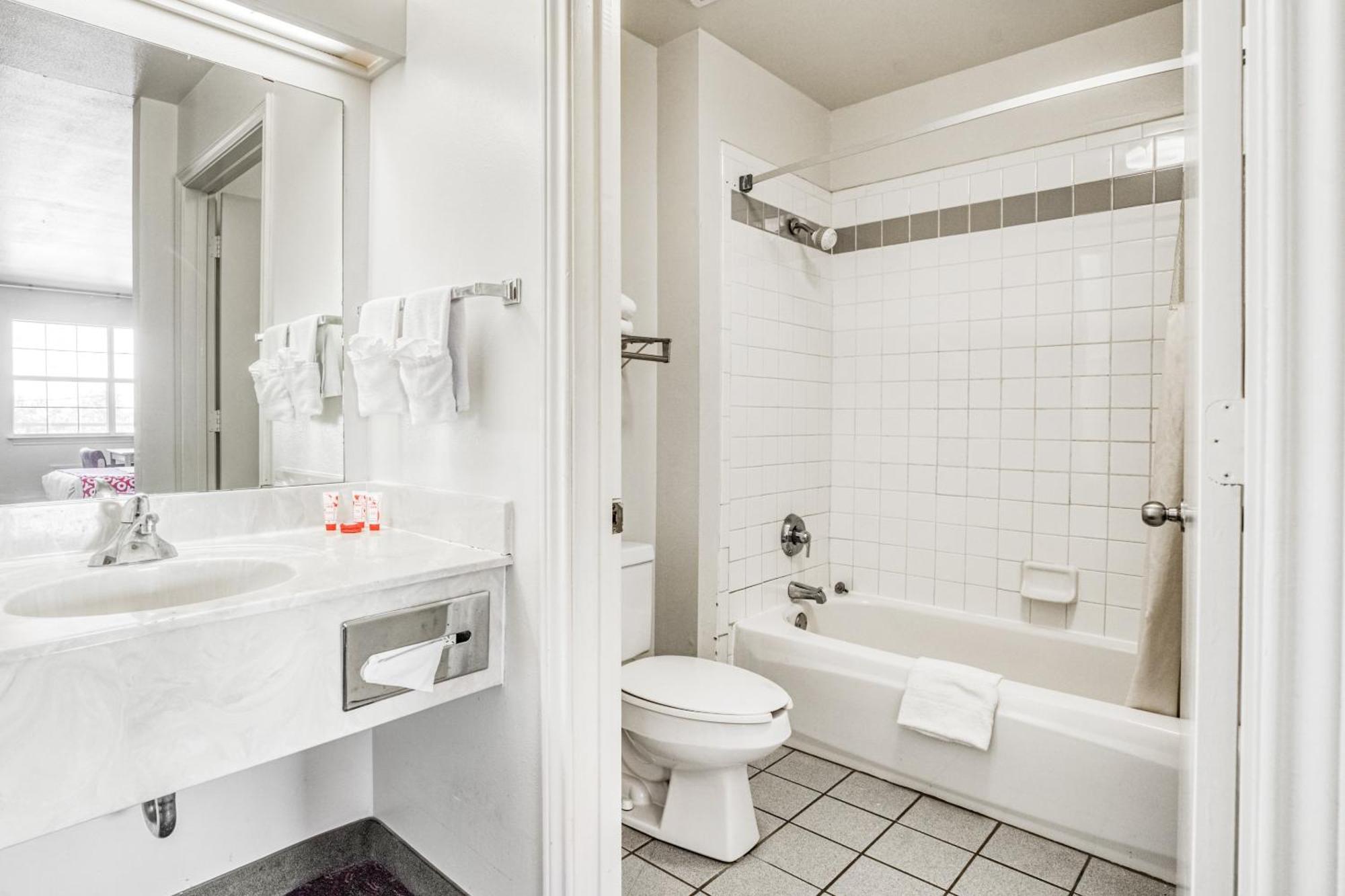 Oyo Hotel Wichita Falls I-44 Sheppard Airforce Ngoại thất bức ảnh