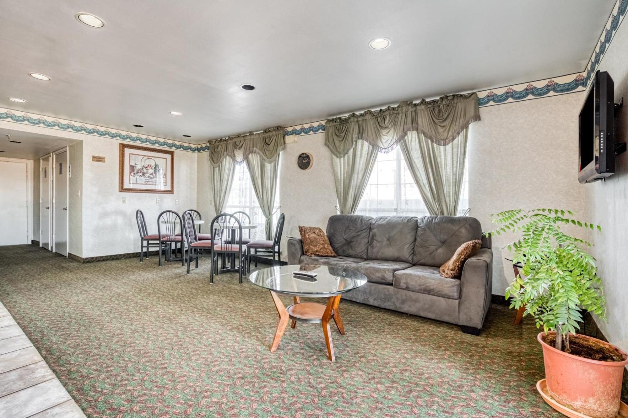 Oyo Hotel Wichita Falls I-44 Sheppard Airforce Ngoại thất bức ảnh