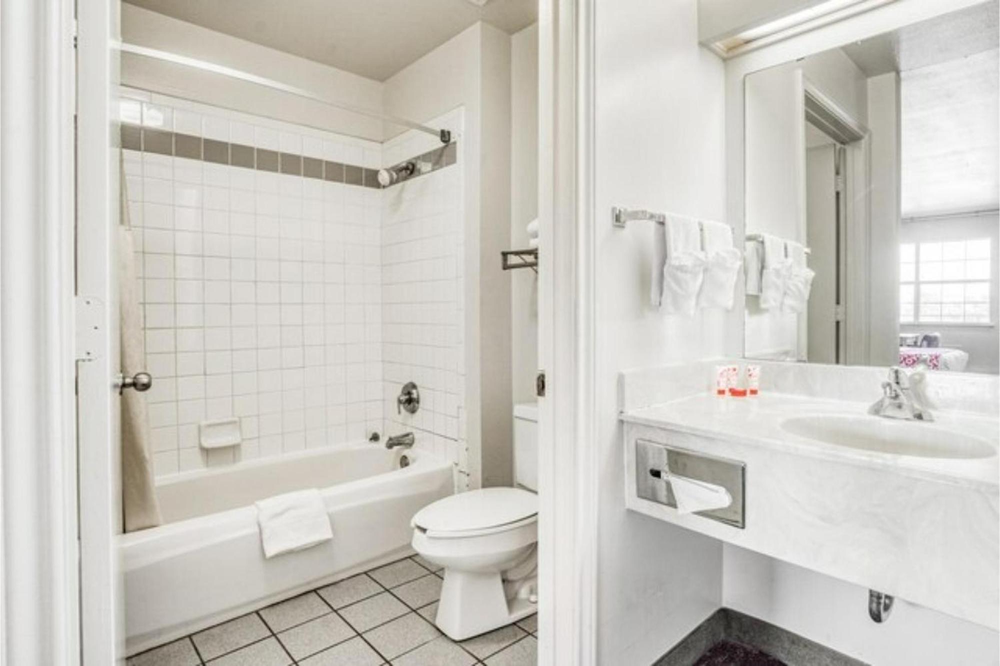 Oyo Hotel Wichita Falls I-44 Sheppard Airforce Ngoại thất bức ảnh